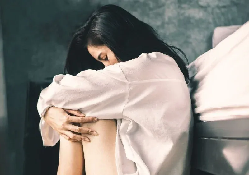 99+ ảnh khóc nữ buồn và xúc động nhất